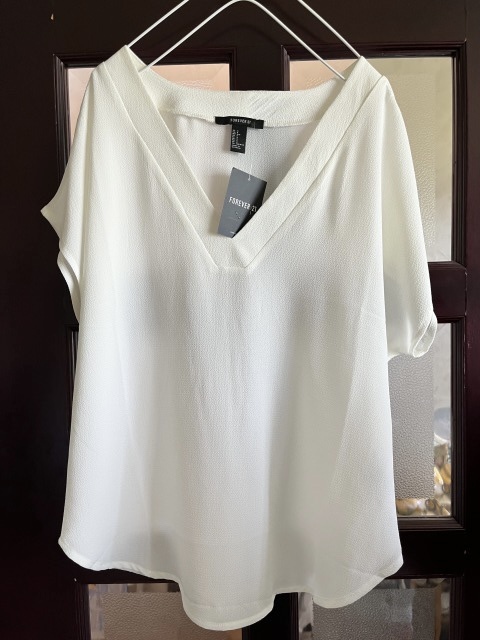 新品Forever 21フォーエバー21ゆったりVネックブラウスシャツSアイボリー拍卖