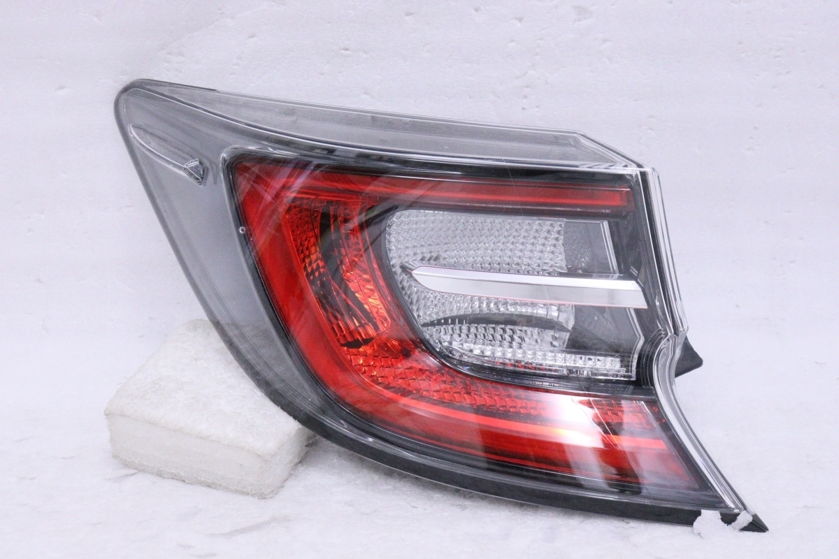 13-853★LED NRE210H カローラスポーツ HV★左テールライト KOITO 12-629 打刻:5L ZWE211H 純正★トヨタ (KK)拍卖