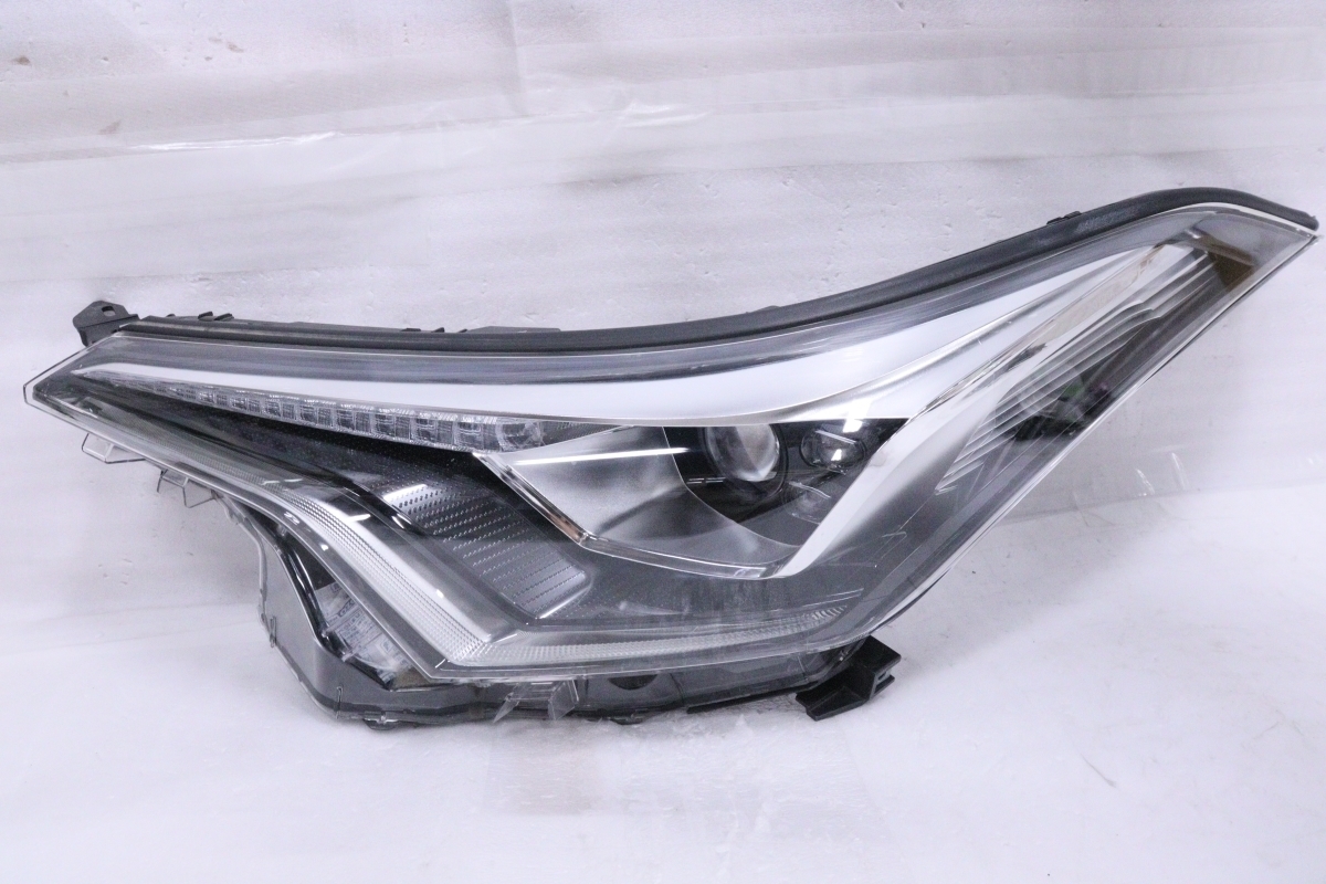 15-833★前期 LED NGX10 C-HR★左ヘッドライト KOITO 10-101 打刻:4 メッキ 純正★トヨタ (DM)拍卖