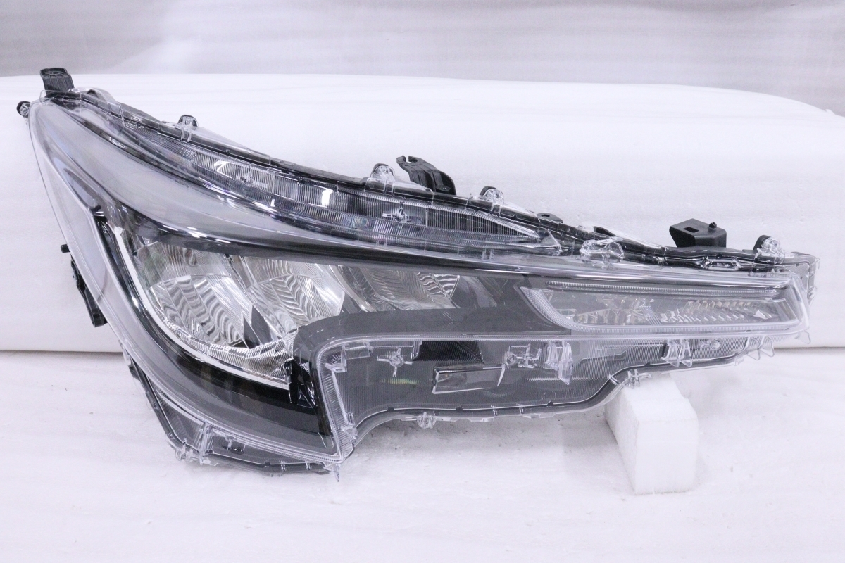 16-769★LED ZRE212 カローラ ツーリング★右ヘッドライト G-X S KOITO 12-633 打刻:U ブラック 純正★トヨタ (RO)拍卖