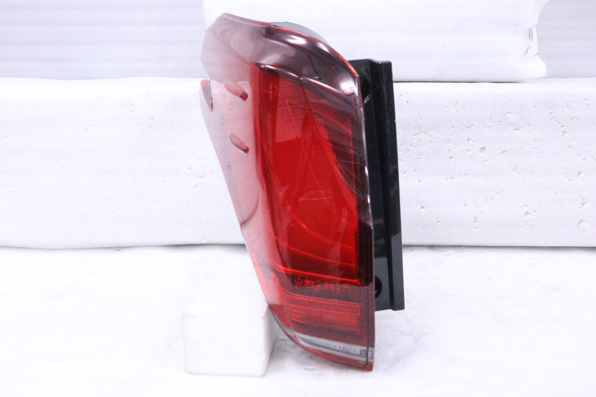 1X-1666★未使用品★後期 LED AGH30W アルファード★左テールライト KOITO 58-75 打刻:(5) ハイブリッド GGH30W AYH30W★トヨタ 純正 (UK)拍卖