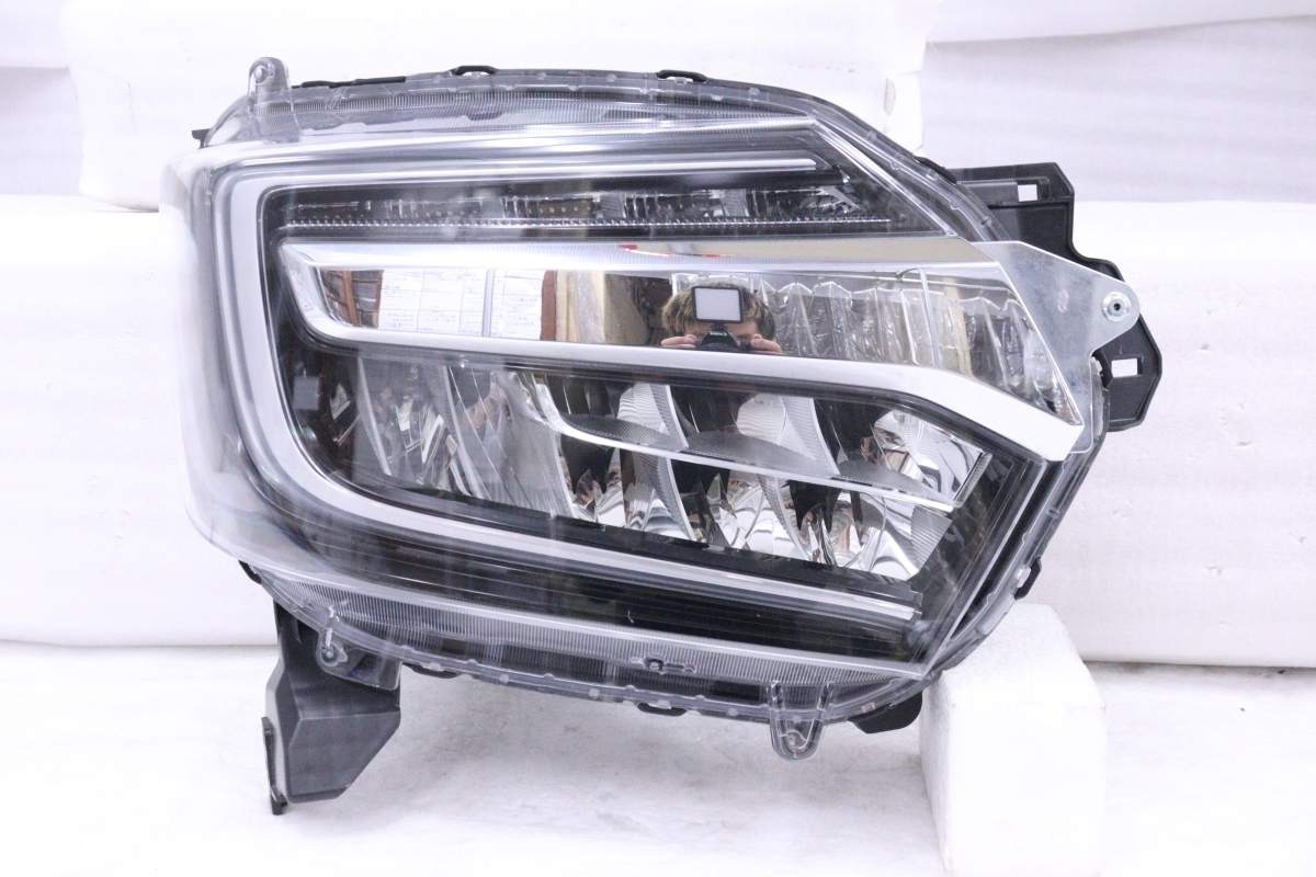 1Y-2210★美品★LED JF3 N-BOXカスタム★右ヘッドライト STANLEY W3106 打刻:J ブラック 純正★ホンダ (YM)拍卖