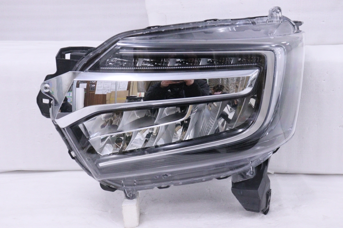 21-1734★美品★LED JF3 N-BOXカスタム★左ヘッドライト STANLEY W3106 打刻:J ブラック メッキ 純正★ホンダ (DM)拍卖
