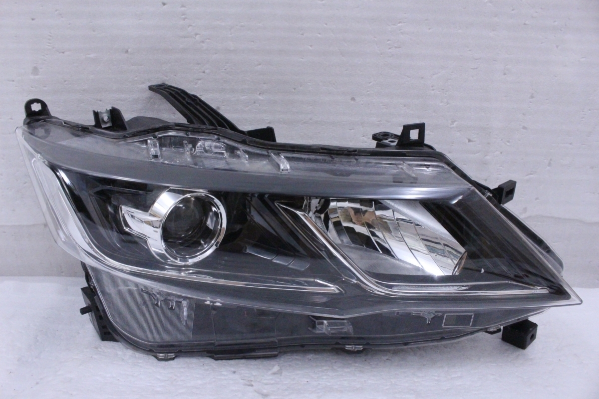 97-1826-H★LED C27 セレナ★右ヘッドライト KOITO 100-23721★純正 日産 ユニット ブラック 打刻Z (UK)拍卖