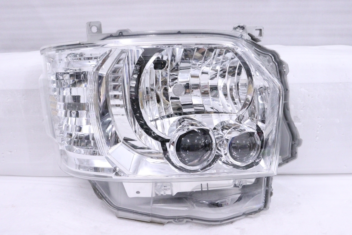 25-1777★美品 4型~ LED 200 ハイエース★右ヘッドライト 標準ルーフ ハイルーフ KOITO 26-137 打刻:83 メッキ 純正★トヨタ (DM)拍卖
