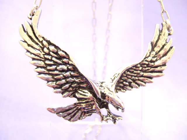 横浜最新 魅惑の飛びイーグル鷲ペンダント★60センチ チェーン付き メンズレディース 送料220円ξbalnξξネックレス66a拍卖