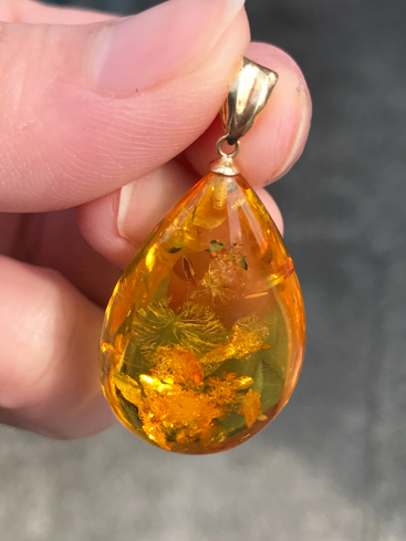 琥珀 ペンダントトップ k18 ネックレス トップ ペンダント 総重量4g パワーストーン 天然石 アンバー拍卖