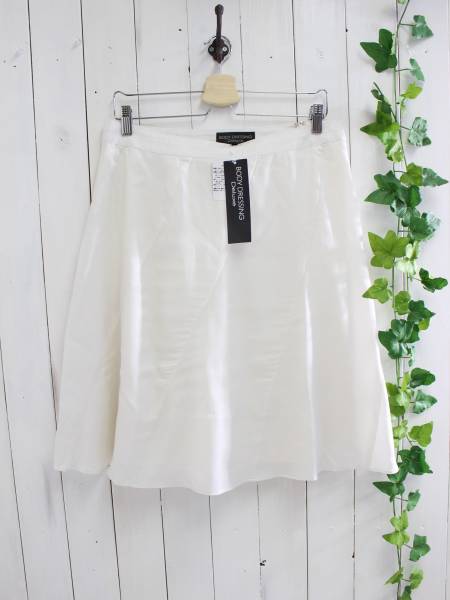 定価21,000円 新品*BODY DRESSING Deluxe ボディドレッシングデラックス*コットン混フレアスカート サイズ17拍卖