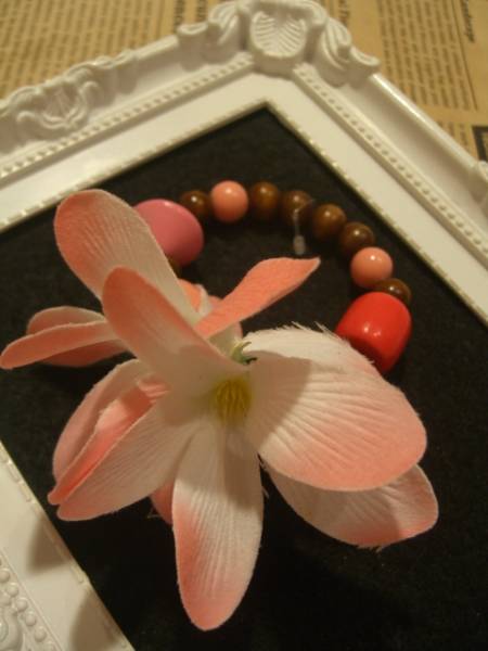 即決☆新品☆ ワンコイン!! ハワイアン ♪ 南国の お花 ブレスレット ♪ ピンク系 ♪ ハイビスカス フラワー拍卖