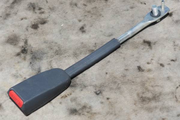 H17 TT2 TT1 / TV2 TV1 中期 サンバー トラック 5速 4WD EN07 純正 左側 助手席 シートベルト キャッチ Assy拍卖