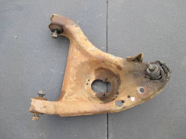 ★☆ シボレー カプリス ワゴン 1995y 左前 ロアアーム 足回り 中古部品 税込即決 ☆拍卖