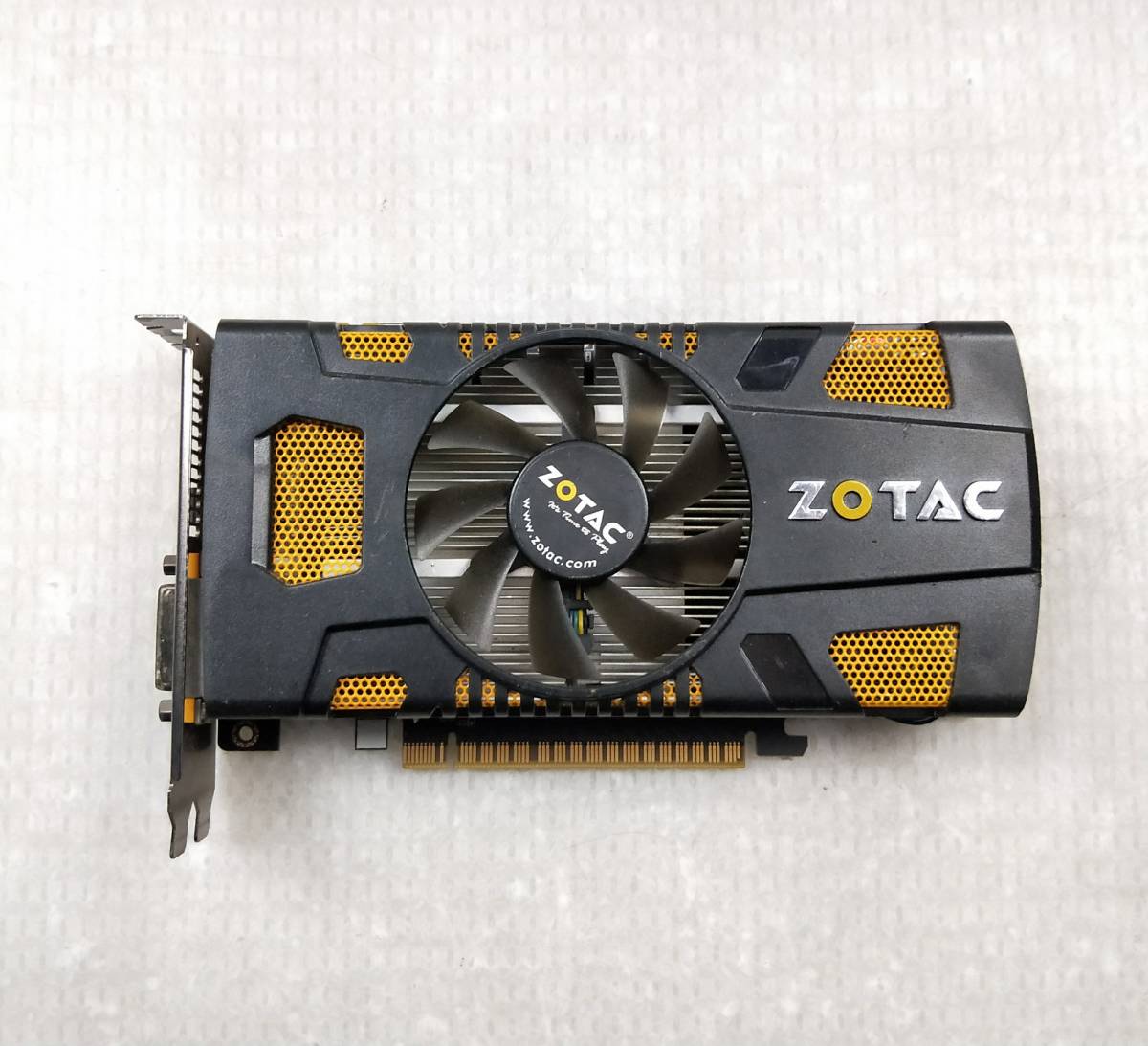 【中古パーツ】ZOTAC GTX 550 Ti 1GB 192BIT DDR5 DP/HDMI/DVI グラフィックポード /ビデオカード PCI-E ■XK911-2拍卖