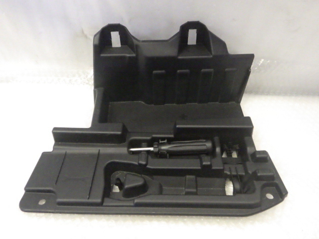 ★ BMW 4シリーズ F36 420i グランクーペ Mスポーツ 4A20 ★ 車載工具 トレイ 20拍卖