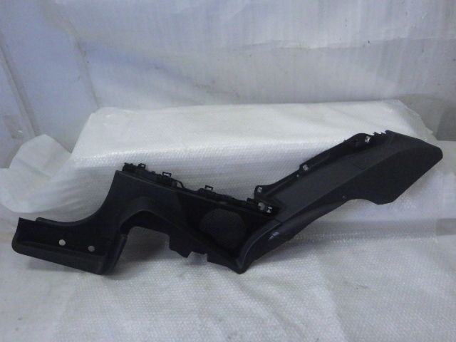 ★ベンツ Cクラス C204 C63 AMG クーペ 204377 特集★リア右 トリム 下側 221A拍卖