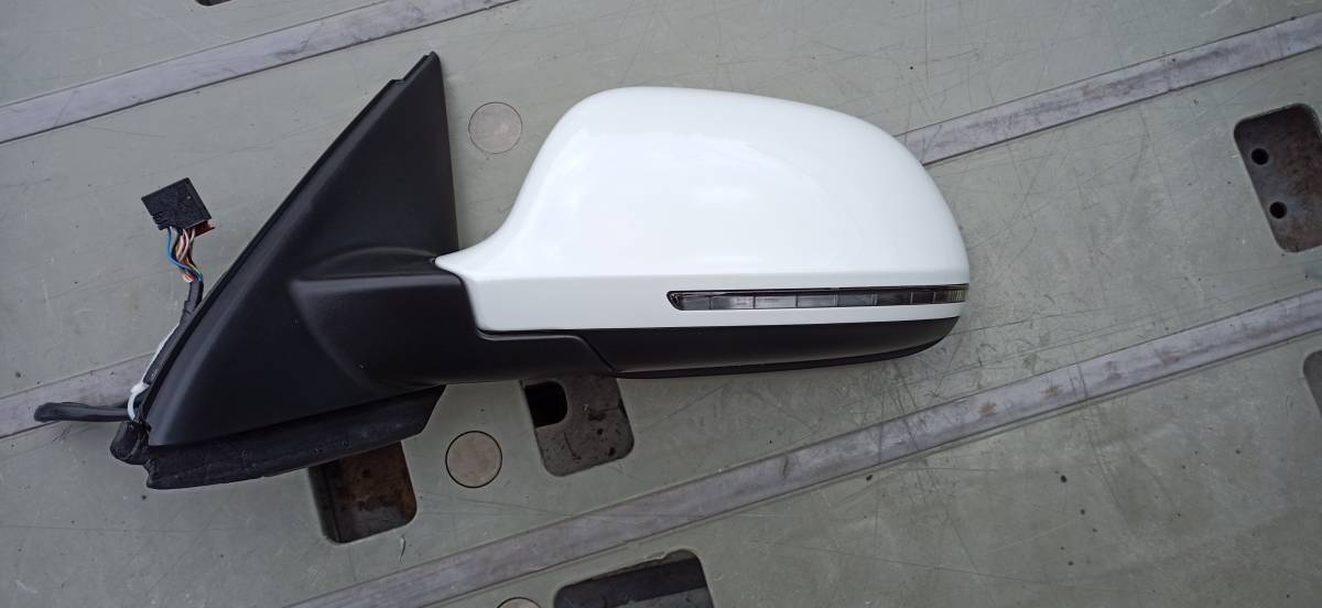 アウディQ3/左/ドアミラー/8U2857409G/SP9/グレイシアホワイトM/S9R/電動格納式/拍卖