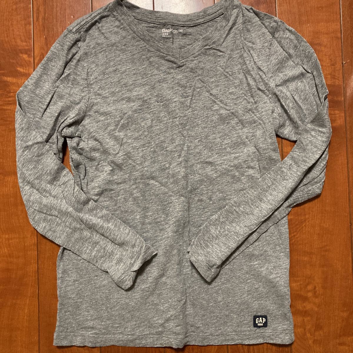 GAP・シンプル系・長袖Tシャツ・Vネック・グレー系・140拍卖