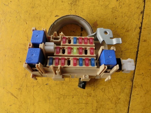 ★ノート ヒューズ ボックス 平成24年 DBA-E12 リレー X DIG-S 13.7万km 即決あり拍卖