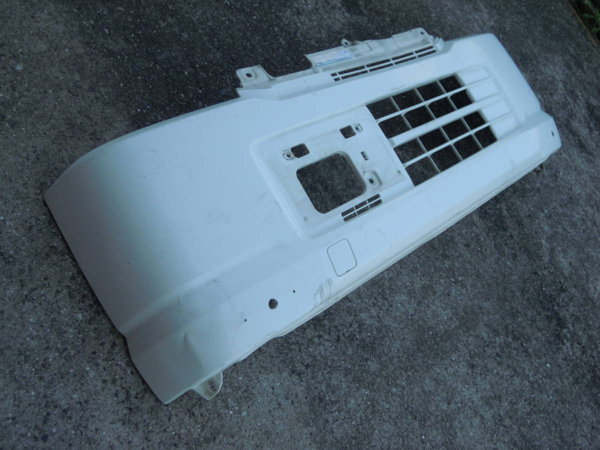 Q HA8 HA9 アクティ トラック 純正 フロントバンパー 71101-TP8-ZZ00 拍卖