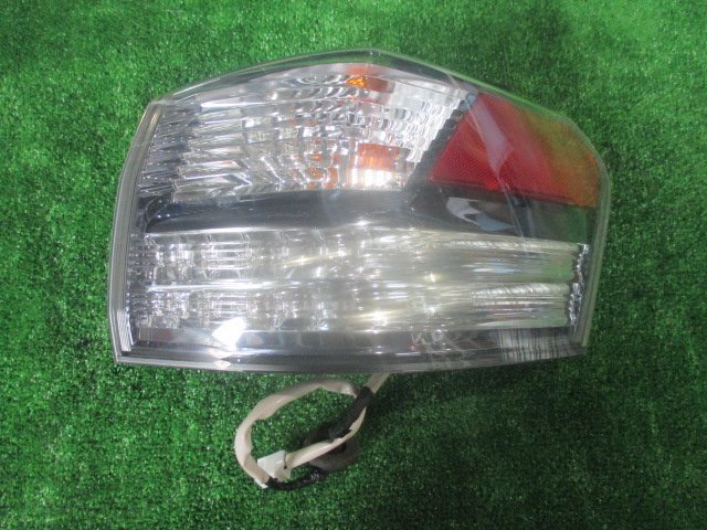 平成22年式 レクサス・HS 純正右テールランプ 前期用 純正品番81551-75040 KOITO コイト 75-08 LED クリアレンズ コンビネーションランプ 拍卖