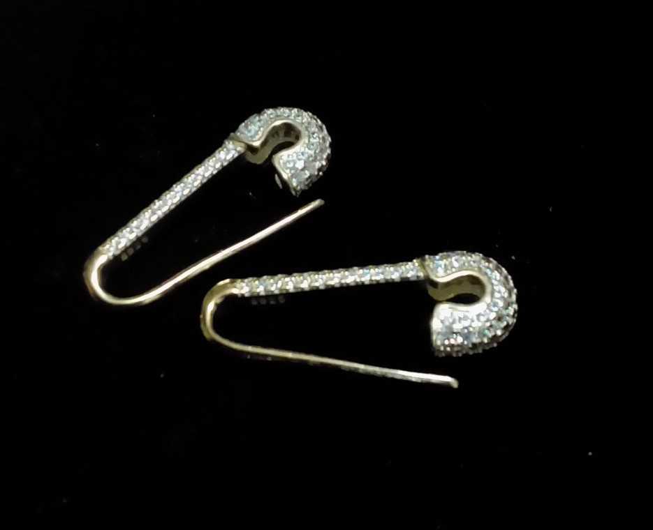 新品未使用 安全ピン型ピアス シルバー925刻印 ゴールド SEKAI NO OWARI 深瀬 安全ピン ピアス キラキラピアス 2個セット拍卖