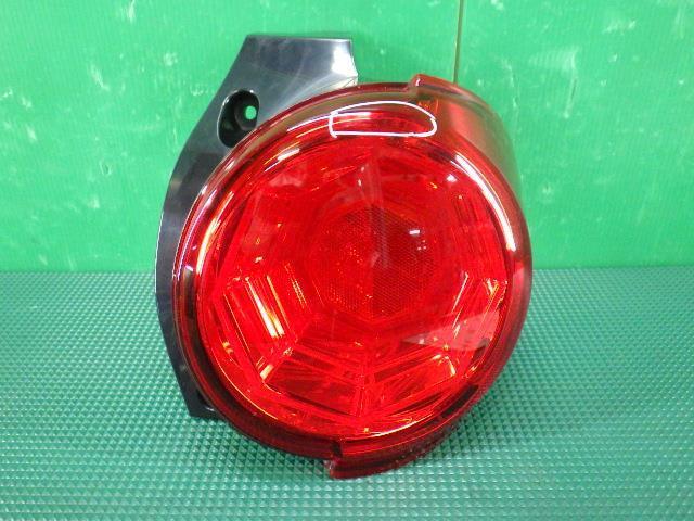 キャスト DBA-LA250S 右テールランプ アクティバG SA2拍卖