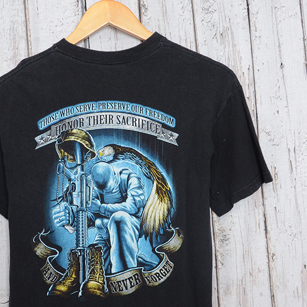 MT1466 honor their sacrifice Tシャツ M 肩48 US ARMY 兵士 メール便可 xq拍卖