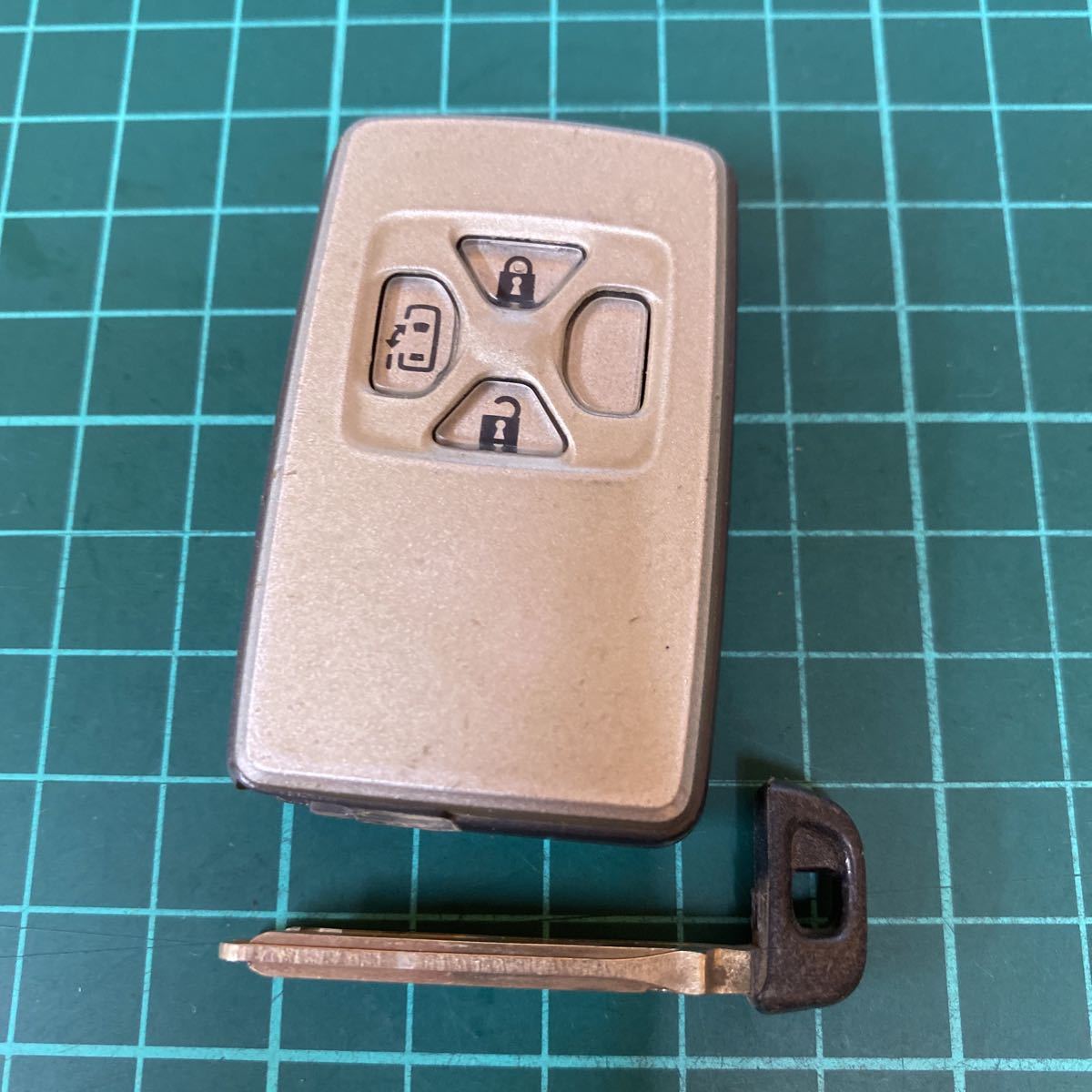 @TA3375 トヨタ 純正 キーレス スマートキー 3ボタン 電動スライドドア ヴォクシー ヴェルファイア アルファード エスティマ等拍卖