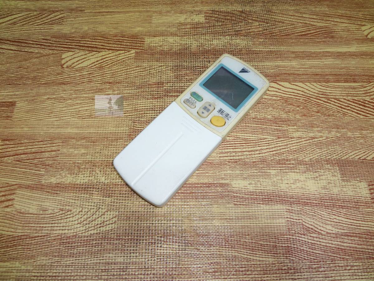 Z95 保護フィルム被覆したまま!★送料無料★安心の不良返品保証付★即決★スピード発送★ ダイキン / エアコンリモコン / ARC432A17拍卖