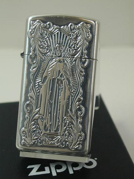 Zippoアラベスク マリア・ディープ彫刻クロス銀燻しスリム両面拍卖