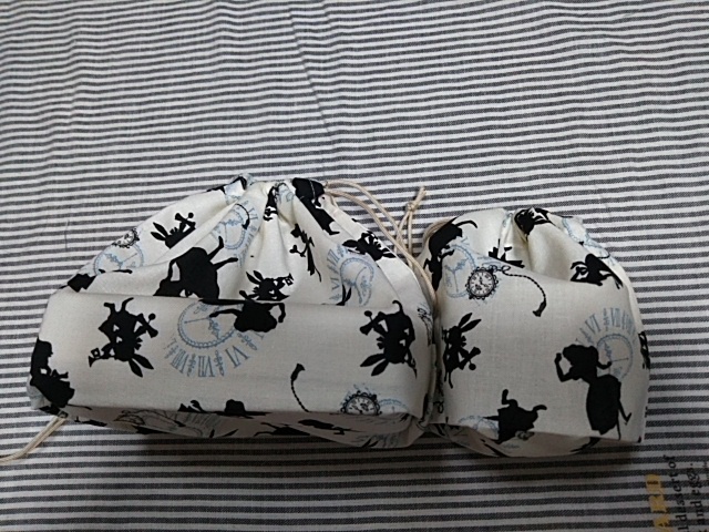 お弁当袋コップ袋ハンドメイド白不思議の国のアリス入園準備拍卖