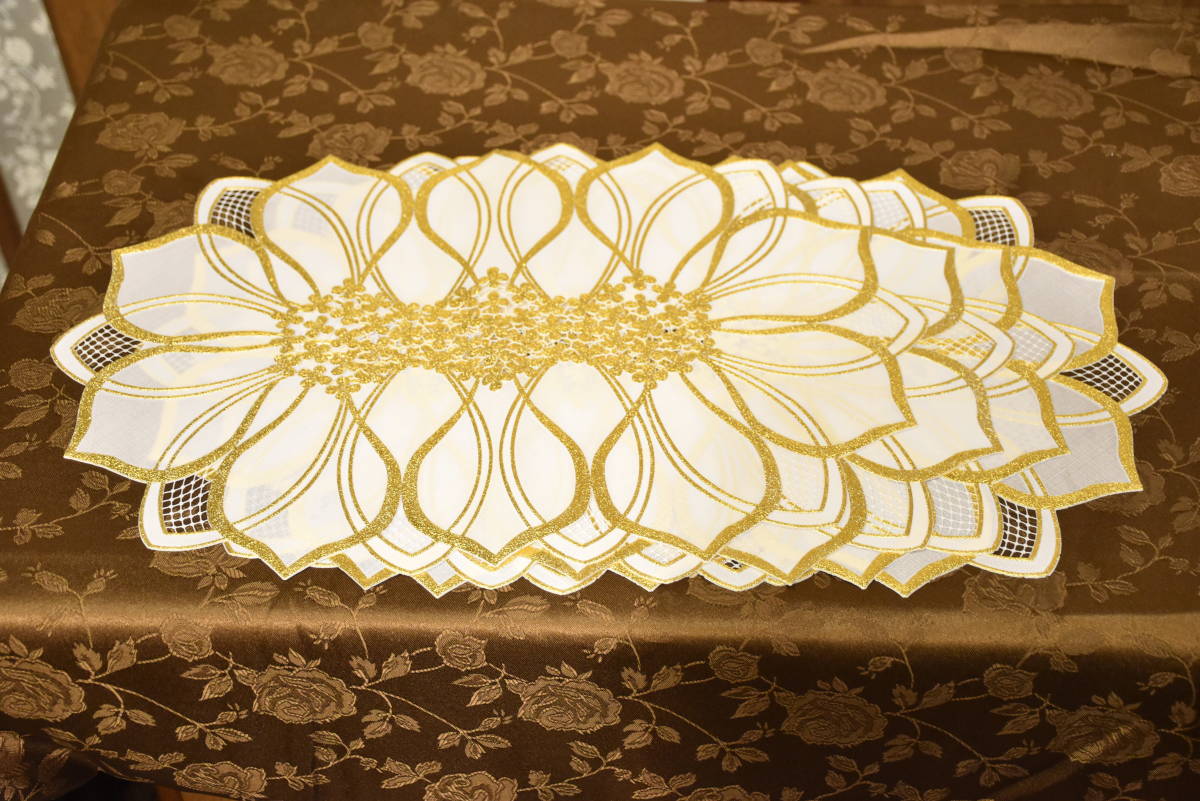 L-SU2-1*条件付き送料無料も有!*ランチョンマット*4枚セット*約30×44㎝*透かし加工*花*ゴールド*ホワイト*マルチマット*汚れにくい拍卖