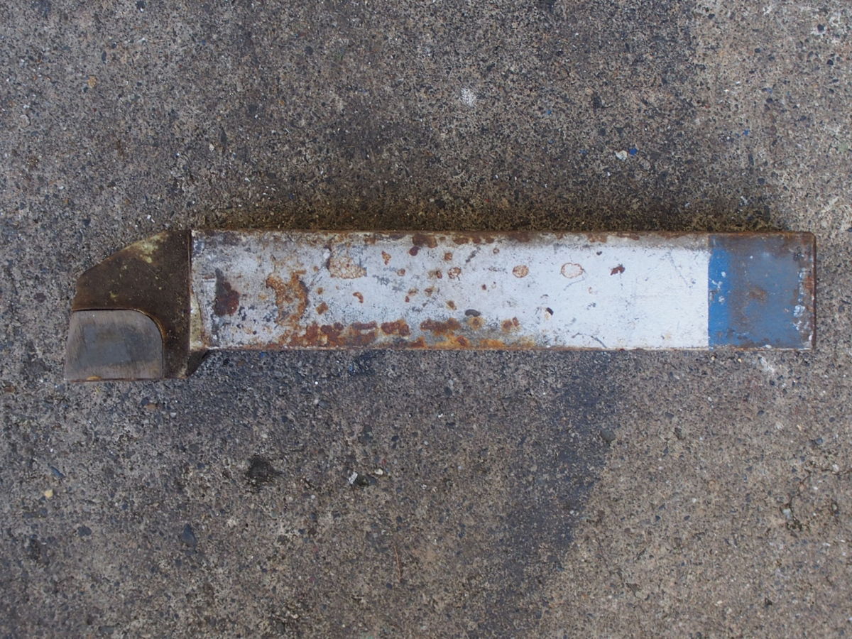 中古 鋼 鋳鋼 軽切削 中切削 旋盤 33型 HICUT ハイカット 右片刃バイト 品番: 33-4 シャンク幅: 25mm、材質: ST110 管理No.10399拍卖