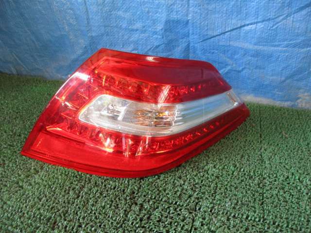 ☆★CBA-J32 ティアナ 右テールランプ★☆拍卖