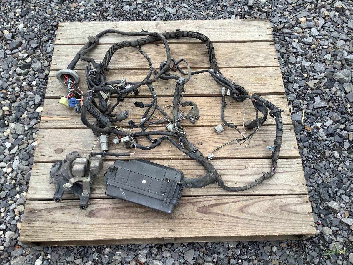 20 ソアラ 後期 エンジンルーム ハーネス ヒューズBOX リレー 1G-GTEU GTツインターボL GZ20 ジャンク拍卖