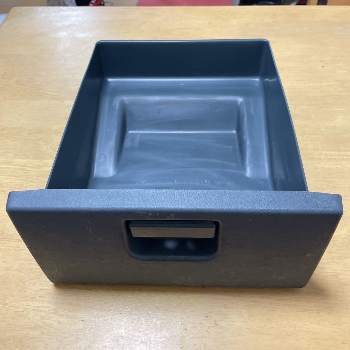 三菱 ふそう スーパーグレート 純正 助手席 シート下 靴入れ 小物入れ 道具入れ 工具箱 ボックス super great 大型 トラック拍卖