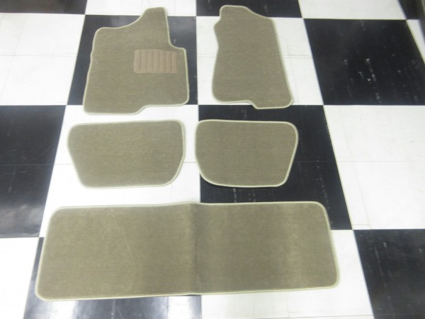 00~06 タホ ユーコン エスカレード用 ショート スタンダード ボディーフロアーマット各色 ブラックのみ ※ダークグレー・ベージュ完売拍卖