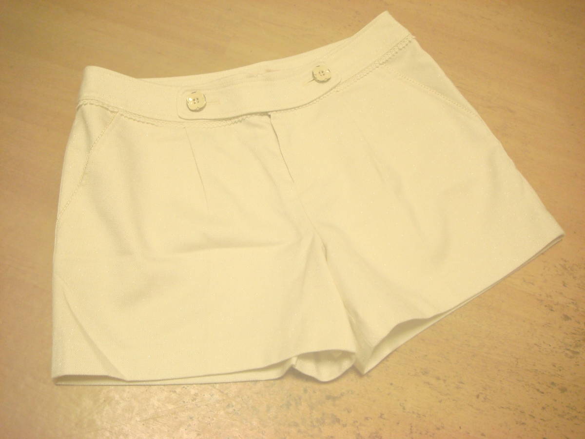 レッセパッセ ラメ入り お花ボタン ショートパンツ アイボリーホワイト 美品 38拍卖