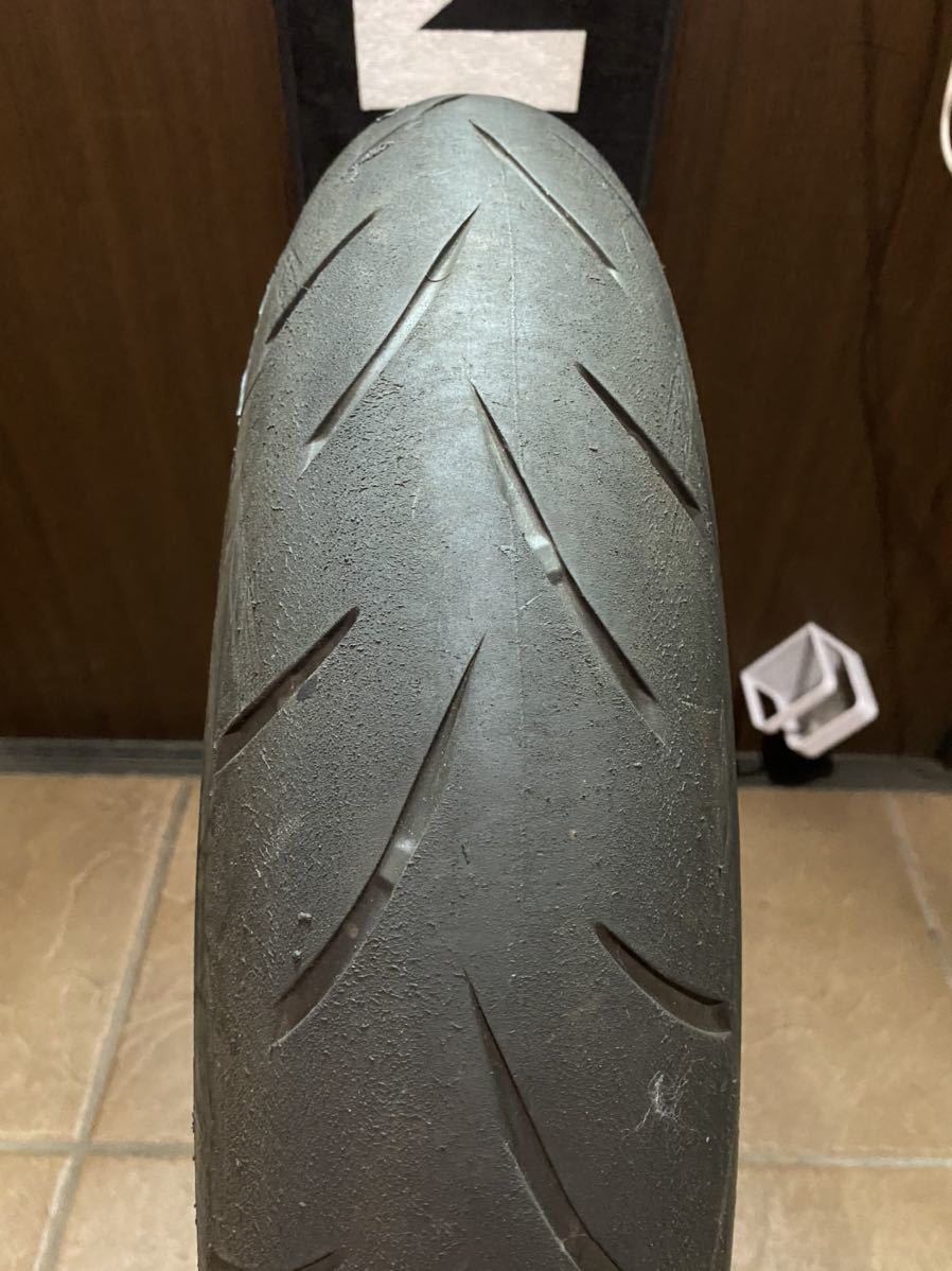 中古MCタイヤ BRIDGESTONE BATTLAX S21 120/70ZR17 ブリヂストン バトラックス ハイパースポーツ 120 70 17 0717 K2348拍卖