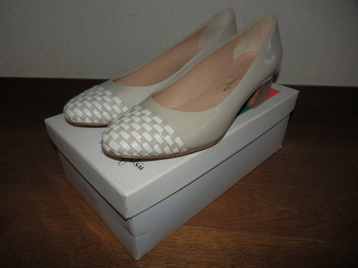 展示品新品★銀座かねまつ エナメルパンプス 36.5(23.5cm) ベージュ K拍卖