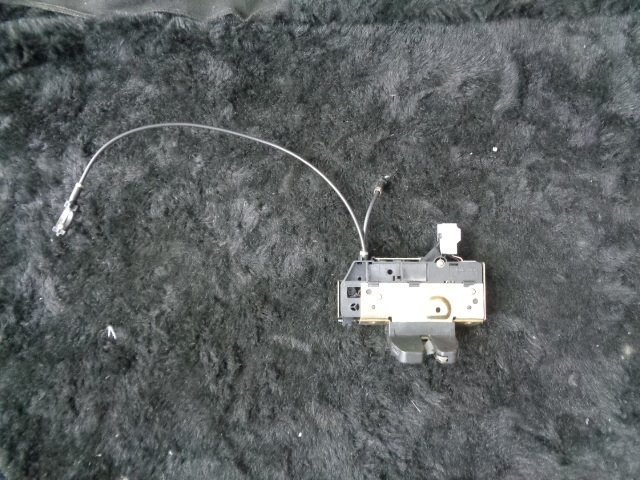 ボルボ XC90 2.5TAWD CB5254W 純正 バックド ロックアクチュエーター拍卖