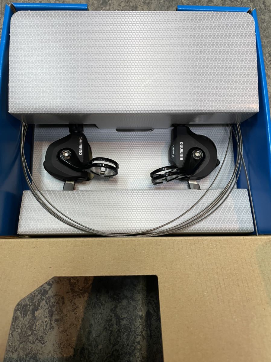 送料込み 新品 即納 シマノ ロードパーツ対応 フラットハンドル用 2×11s シフトレバー『SL-RS700』ブラック左右セット(ケーブル付き)拍卖