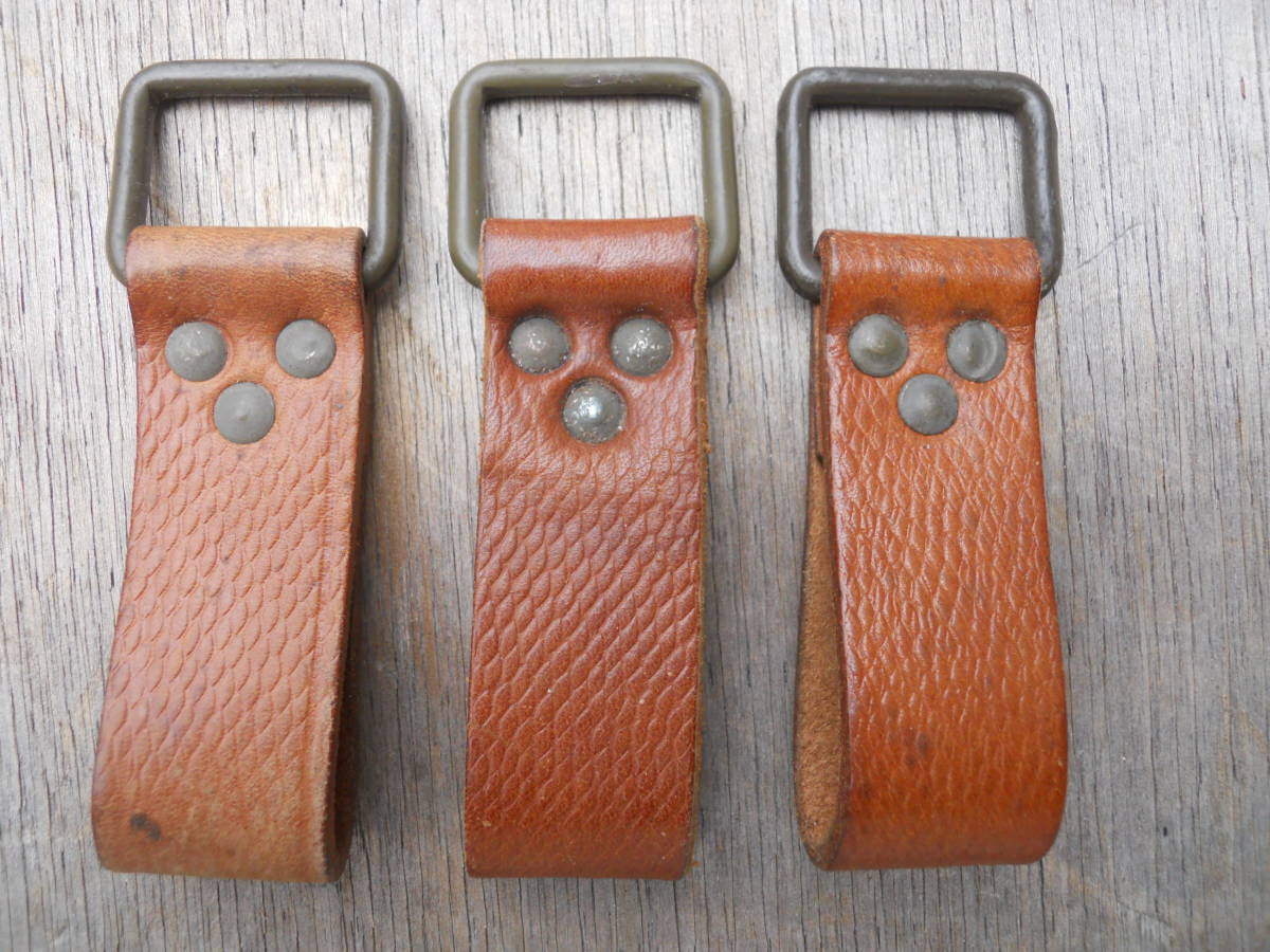 M8754 vyrobce kozene チェコ軍 レザーベルトループ キーホルダー革 横9.5cm 縦3.5cm 厚1cm レターパックライト発送 (0407)拍卖