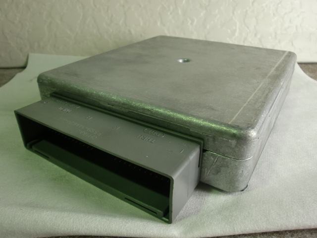 4736 マツダ MPV LW5W エンジンコンピューター拍卖