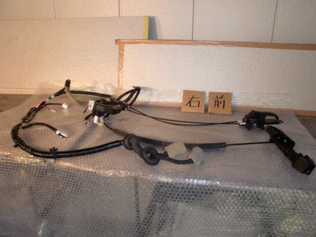 5223 ニッサン キューブ YZ11 右 フロント ドア ハーネス ロック アクチュエーター拍卖