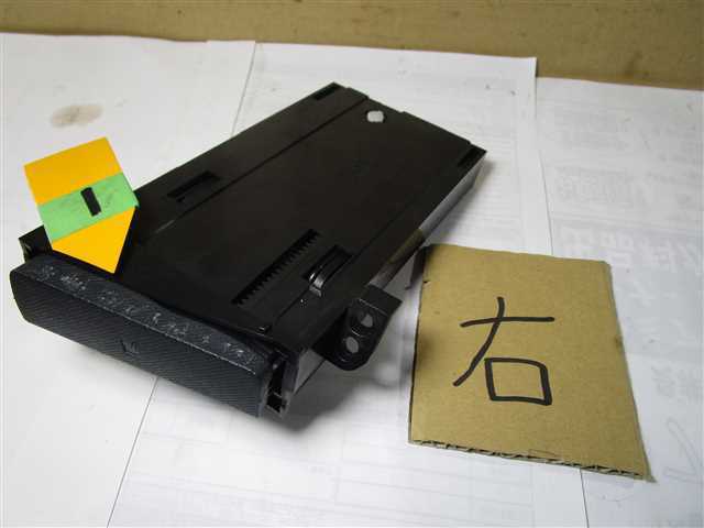 開閉OK 右 ドリンク ホルダー インパネ L175S ムーブ / 22986拍卖