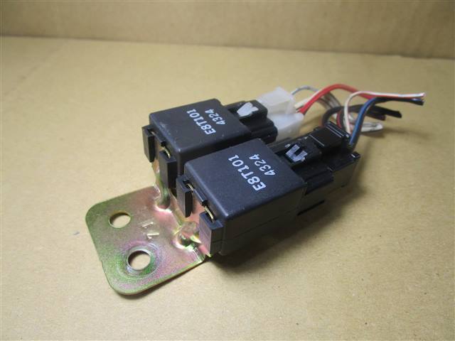 エンジン CPU に付 リレー 2個セット U61V ミニキャブ 管番23807拍卖