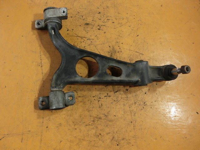 アルファロメオ147 右 ロア アーム 平成17年 GH-937BXB フロント 2005y 15.8万km 即決あり ii拍卖