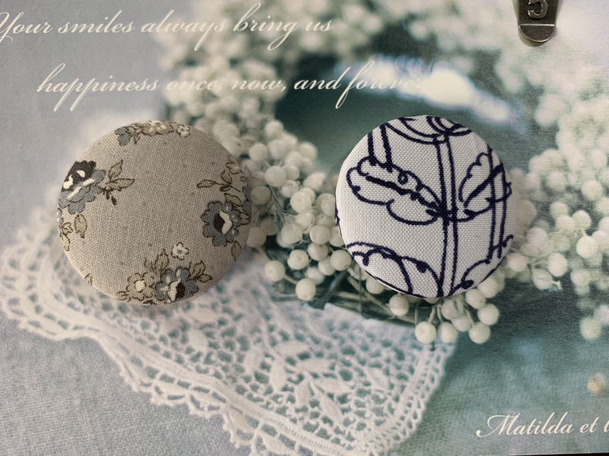 ミナペルホネン ハンドメイド くるみボタン レターオブフラワー 花柄 グレー拍卖