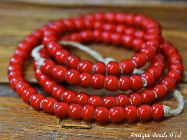 ●わくわく とんぼ玉★得割! ホワイトハーツやや濃赤丸型大粒ビーズ一連(Φ8.5mm) ホワイトハート トンボ玉 蜻蛉玉【D17003】拍卖