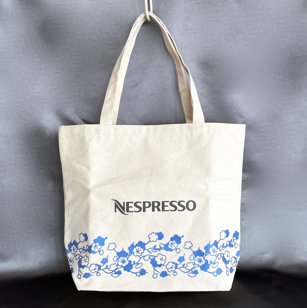新品 非売品 NESPRESSO ネスプレッソ トートバッグ エコバッグ お花 ロゴ プリント キャンバス 生成り 桜 ノベルティ K93拍卖
